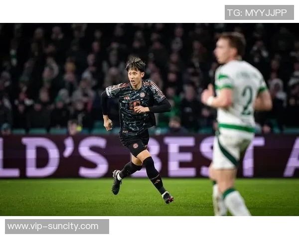 伊藤洋辉精彩抽射破门助拜仁领先萨尔茨堡迎来2026年首球