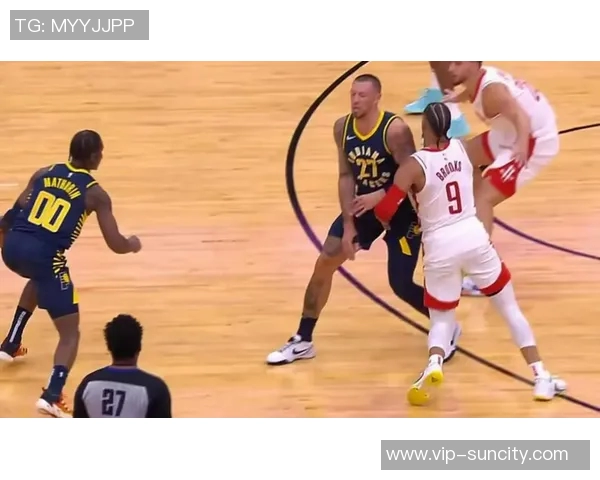 布克出手次数偏少狄龙呼吁他应更加自信展现得分能力